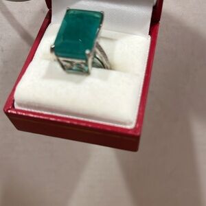 NoTera’s green emerald simulated Ring silver & zz  all etched designed galerie